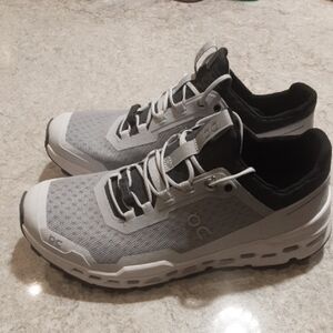 On Running Women's White, Gray and Black Sneakers 8.5